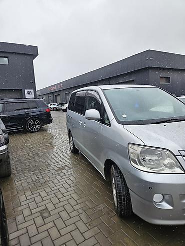 Toyota: Toyota Noah: 2003 г., 2 л, Автомат, Бензин, Минивэн — 4