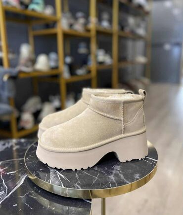 Ugg obuća: Ugg mini čizme, bоја - Bež, 41 — 11