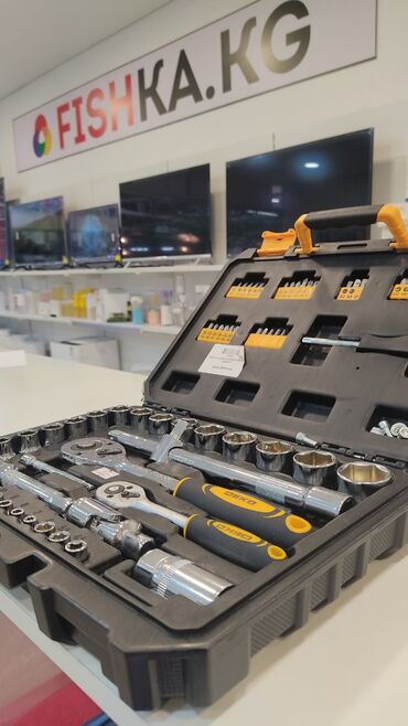 набор инструментов для машины: Набор инструмента для авто в чемодане DEKO DKMT72 (72 предмета) Все