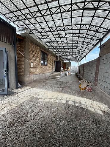 Үйлөрдү сатуу: 4 бөлмө, 130 м², 4 соток, Бишкек, Ак-Ордо 2 ж/м Кыймылсыз мүлк агенттиги — 10