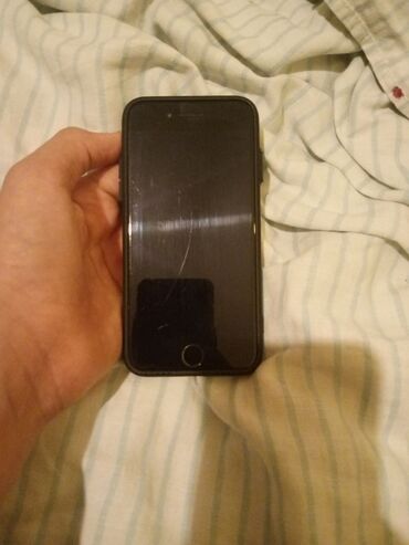 Apple iPhone: IPhone 7, 128 ГБ, Jet Black, Отпечаток пальца, Беспроводная зарядка