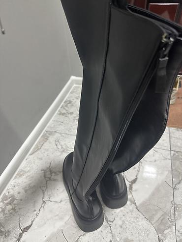kolokol ətək: Qadınlar üçün dizdən yuxarı qara çəkmələr - Model: over-the-knee, düz — 3