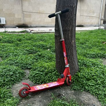 Samokatlar: Самокат в идеальном состоянии. От 3 до 10 лет. ручка регулируется под — 8