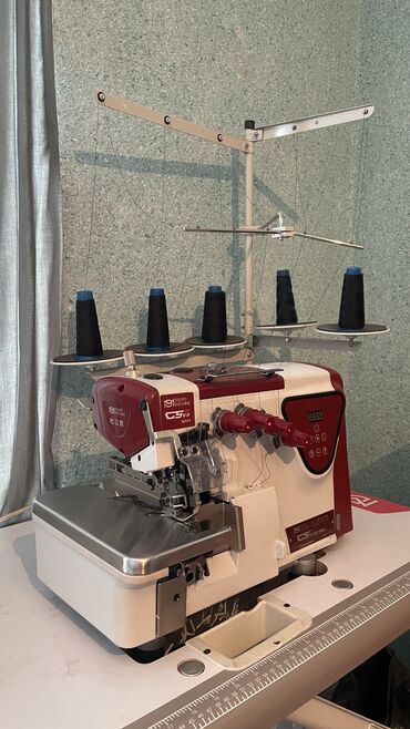 швейные обрезки: Продается швейная машинка пятинитка (оверлог) состояние новое идеал