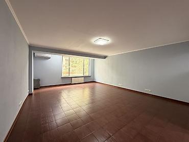 Аренда офисов: Сдаю Офис целиком: 110 м², В жилом комплексе, Первая линия, С отдельным санузлом, С высокими потолками — 3