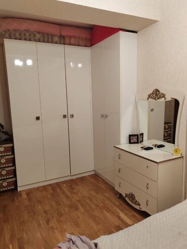 Uzunmüddətli kirayə mənzillər: Hazır İpoteka. Mənzil 20 illik ipoteka kreditindədir. 4 il 9 ay — 7