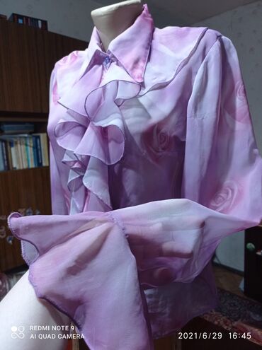 розовая блузка: Блузка