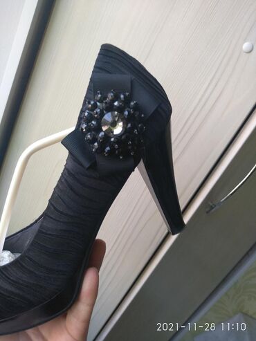 женская обувь 41 размер: Туфли 41, цвет - Черный
