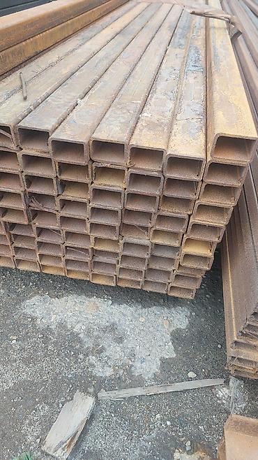 Metal məhsulları: Müxtəlif ölçülü kvadrat metal profillər. Bu profillər tikinti və — 4