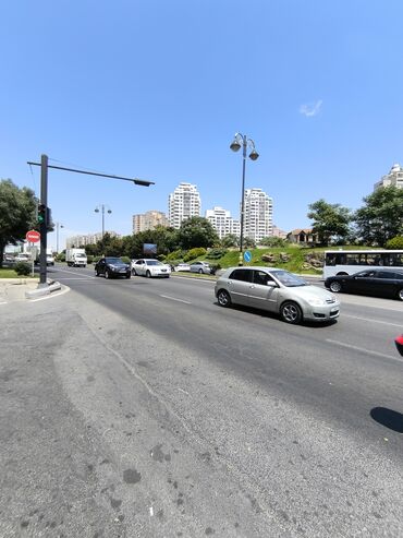 Uzunmüddətli kirayə mənzillər: Tbilisi prospekti yol kənarında Xruşov layihəli binanın 3 mərtəbəsi 2 — 16