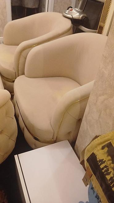 Divan və kreslo dəstləri: Divan kreslo desti. Divanda hec bir difekt problem yoxdur 2 kresloda — 3