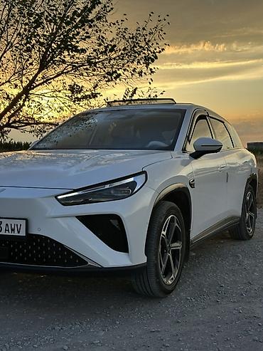 электромобиль нета: Hozon Neta L: 2024 г., 1.5 л, Автомат, Гибрид — 3