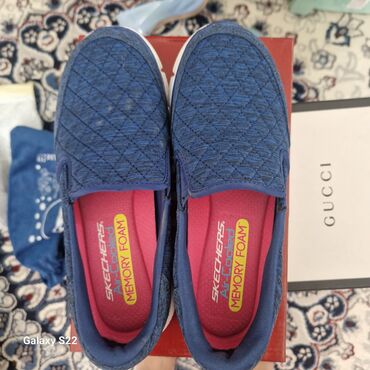 голубая: Кроссовки, 35.5, 36, Sketchers, Б/у, цвет - Голубой, Самовывоз