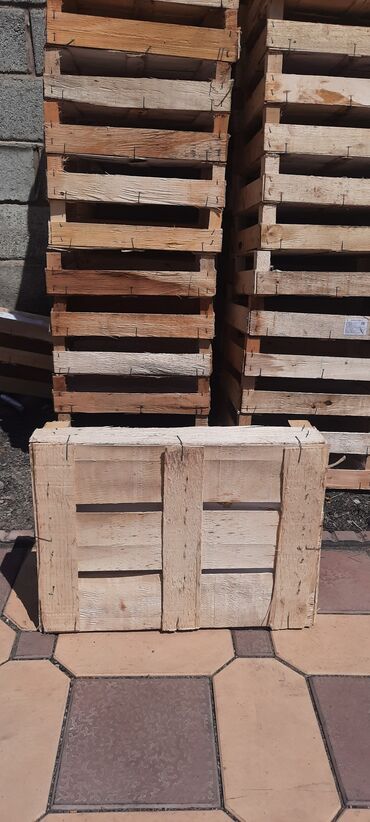 палетный ящик: Деревянные Ящики от клубнику 100 штук по 30 сому отдам