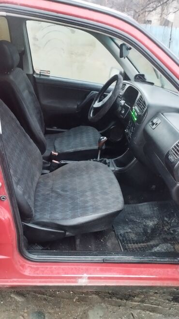 Volkswagen: Volkswagen Golf: 1993 г., 1.8 л, Механика, Бензин, Хэтчбэк — 7