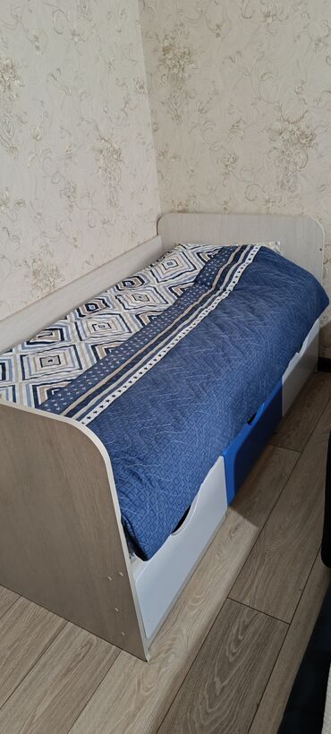кроватка чердак: Продаю детскую кроватку с матрасом цена 12000 сом