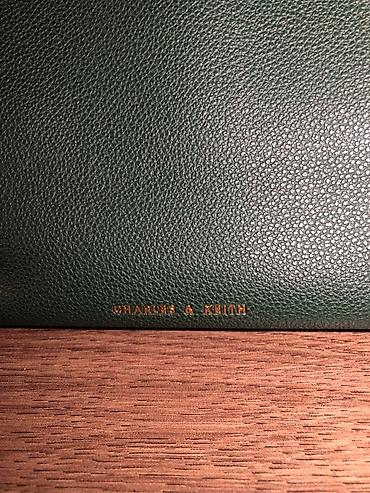 charles keit: Charles & Keith qadın çantası – tünd yaşıl - Model — 2