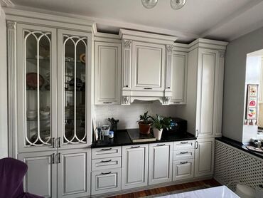 мебел кухния: Кухонный гарнитур, цвет - Белый, Б/у