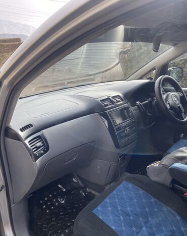 Toyota: Toyota Ipsum: 2002 г., 2.4 л, Автомат, Бензин, Минивэн — 12