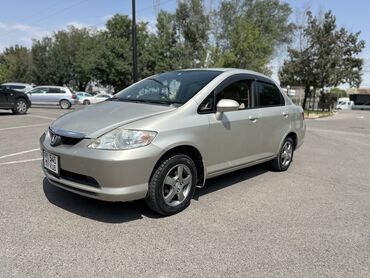 срочно фит сатылат: Honda Fit Aria: 2003 г., 1.5 л, Вариатор, Бензин, Седан