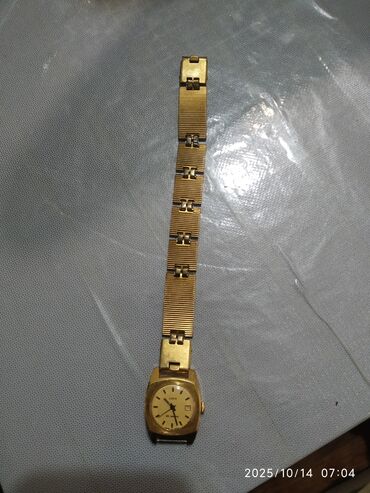 домашние часы: Часы Заря
СССР Женские