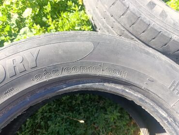 Шиналар: Шиналар 225 / 60 / R 16, Колдонулган, Жеңил унаалар, Жапония, Dunlop