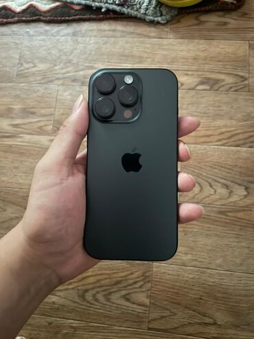 айфон телефондор: IPhone 16 Pro, Колдонулган, 256 ГБ, Black Titanium, Кабель, Каптама, Коргоочу айнек, 94 %