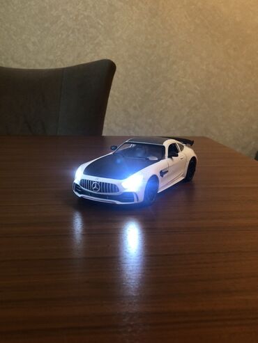 qurtqa modelleri: Mercedes, 2022 il, 1:24, Pulsuz çatdırılma