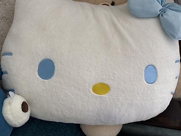 Игрушки: Мягкие игрушки — набор Описание: - Плюшевый котик-бродячка с багетом — 50