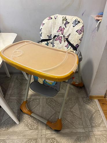 Yemək masaları, oturacaqları: Chicco usaq massasi.
Üstünü çıxarıb yumaq olur — 1
