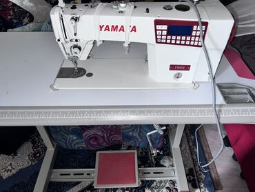 шивений машынка: Тигүүчү машина Yamata, Автомат