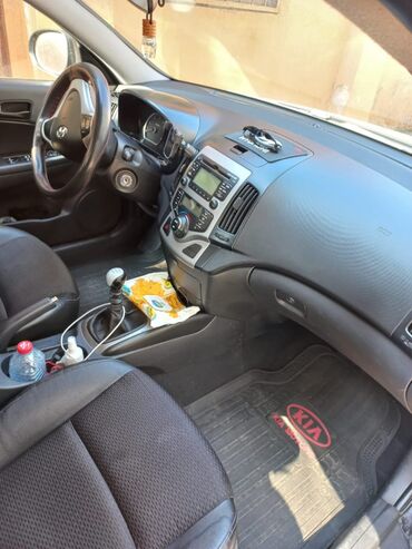 Hyundai: Hyundai i30 CW (universał) avtomobil - Kuzov: universal, qara rəng — 11