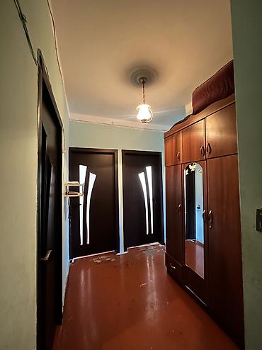 ev menzil: Bakı, Suraxanı, 3 otaqlı, Köhnə tikili, m. Xalqlar Dostluğu, 81 kv. m — 7