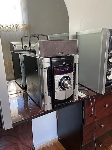 Musiqi mərkəzləri: Tam original sony. Kalonkalar çox boyik və gucludur. Çox çox təmiz — 10