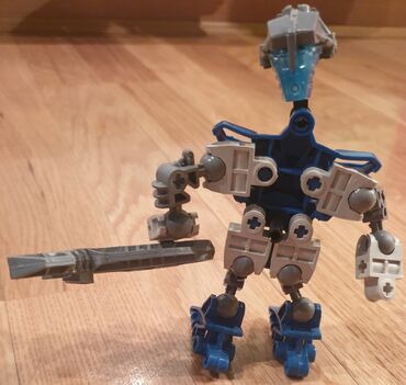 kamper za lutke: Lego bionicle robot sa oruzjem. Paše sjajno i sa legom. odgovaraju