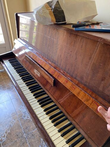 Musiqi mərkəzləri: Piano. 8 km lotosun yaninda olan goy navasdroykadadi