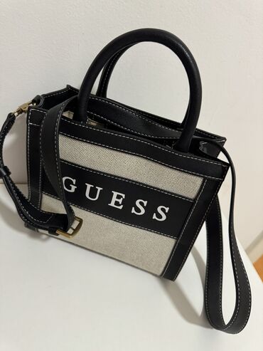 ženske torbe: Elegant purse, Guess, Material: Leather