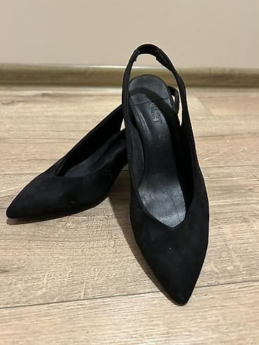 Digər ayaqqabılar: 1.Ботинки Натуральная кожа Размер 39 Цена 60 azn 2. Зимние ботинки — 9