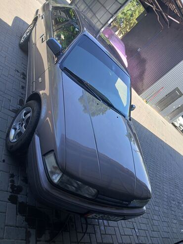 аутбек 2004: Mazda 626: 1989 г., 2 л, Механика, Бензин, Седан