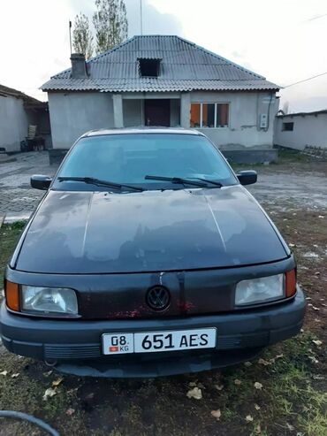 mitsubishi автомобиль: Volkswagen Passat: 1993 г., 1.8 л, Механика, Бензин, Седан