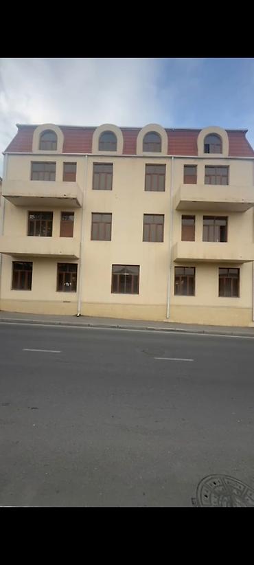 mansarli heyet evleri: Satılır: 3 mərtəbəli, mansardlı çoxmərtəbəli yaşayış/binə — 4