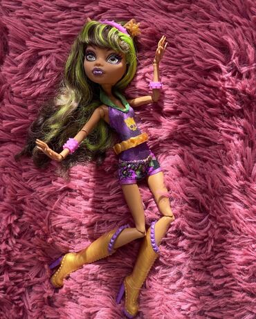 кукольный домик бу: Продам куклу Monster hign Клодин Вульф,из коллекции Сепер герой,кукла