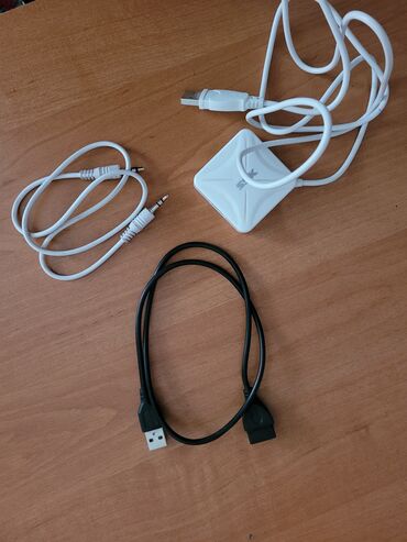 адаптер usb: Продаётся 
USB кабел 
и AUX