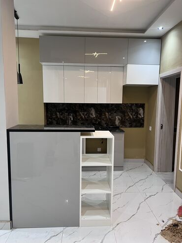Sifarişlə masa və oturacaq dəstləri: Sifarişlə mətbəx dəsti, Özü çəkən petlələr, Mat laminat, Kredit var, Pulsuz çatdırılma, Rayonlara çatdırılma