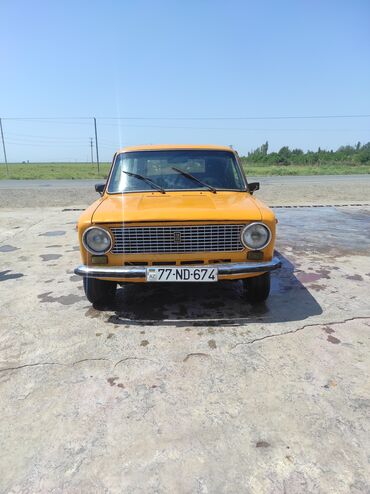 2106 satışı: VAZ (LADA) 2102: 1.2 l | 1984 il | 86500 km Universal