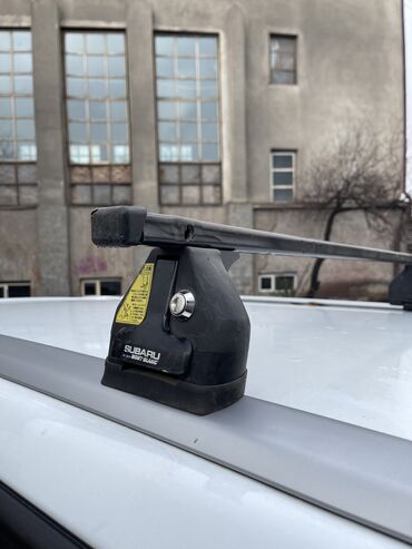 Багажники на крышу и фаркопы: Багажник. Поперечина с замком для субару с интегрированными