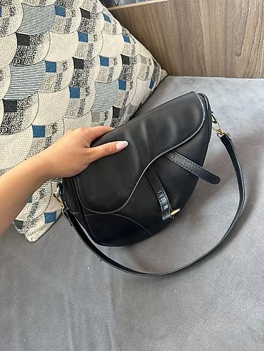 Сумкалар: Сумка женская через плечо, полукруглая (saddle-bag) в черном цвете. - — 1