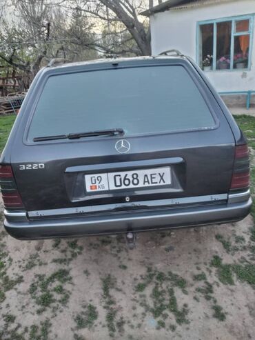 хлебница на 124: Mercedes-Benz 220: 1993 г., 2.2 л, Механика, Бензин, Универсал