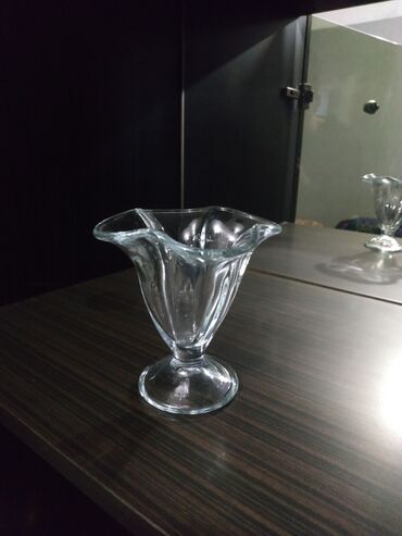 Tort və şiriniyyat qabları: Tort və şiriniyyat qabı, Şüşə