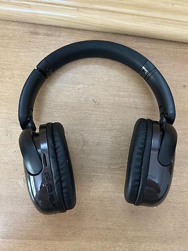 Qulaqcıqlar: Qulaqlıqlar – simsiz/simli over-ear model - Rəng: qara - Yastıqlı — 1